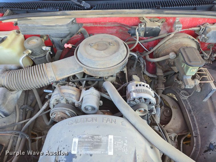image for item ER1640 1994 GMC Sierra 1500 pickup truck