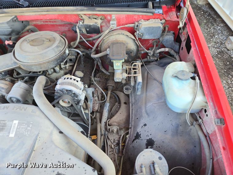 image for item ER1640 1994 GMC Sierra 1500 pickup truck