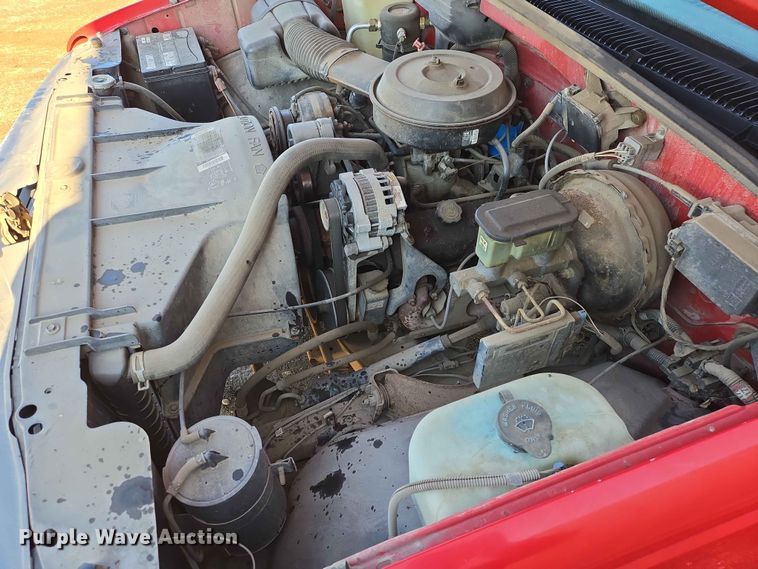 image for item ER1640 1994 GMC Sierra 1500 pickup truck