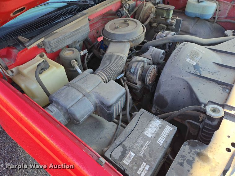 image for item ER1640 1994 GMC Sierra 1500 pickup truck