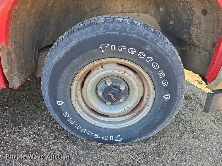 image for item ER1640 1994 GMC Sierra 1500 pickup truck