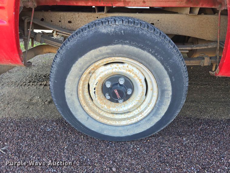 image for item ER1640 1994 GMC Sierra 1500 pickup truck