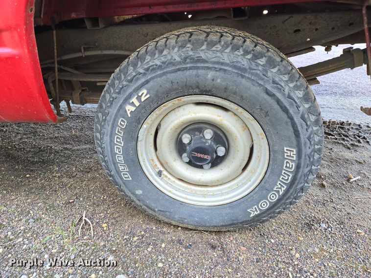 image for item ER1640 1994 GMC Sierra 1500 pickup truck