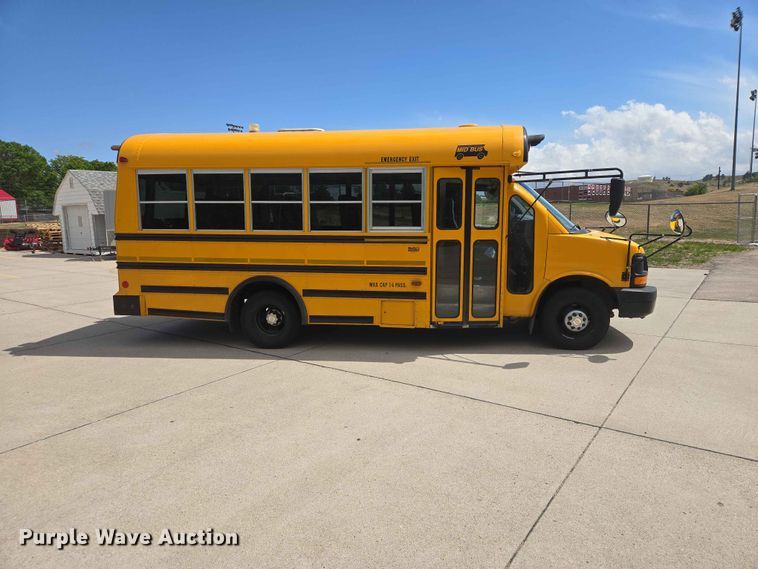 image for item ER1648 2004 Chevrolet Express school bus