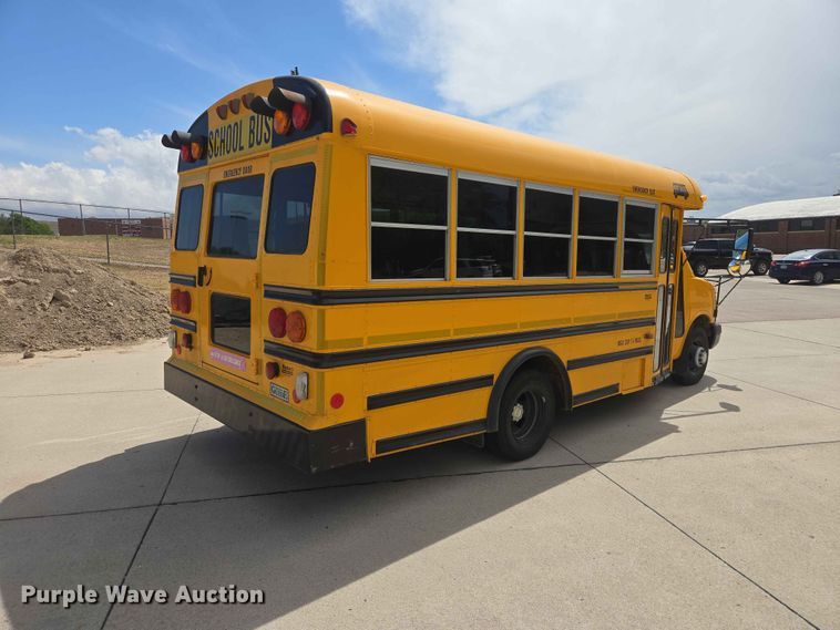 image for item ER1648 2004 Chevrolet Express school bus