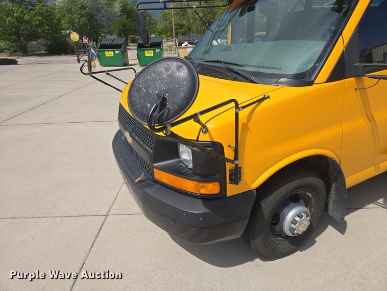 image for item ER1648 2004 Chevrolet Express school bus