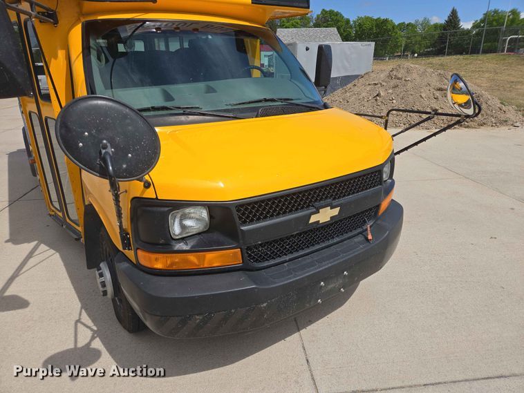 image for item ER1648 2004 Chevrolet Express school bus