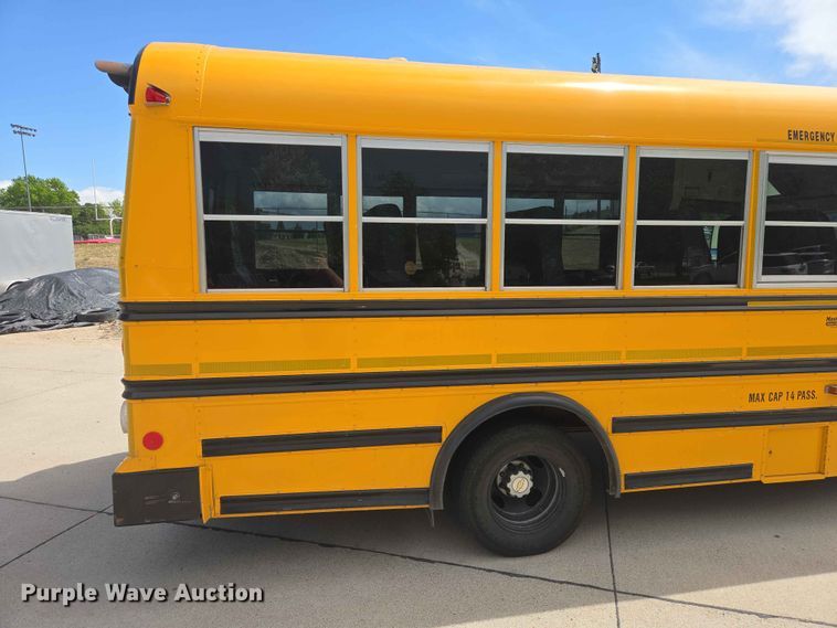 image for item ER1648 2004 Chevrolet Express school bus