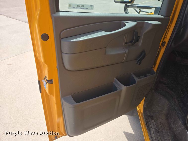 image for item ER1648 2004 Chevrolet Express school bus