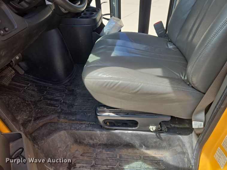 image for item ER1648 2004 Chevrolet Express school bus