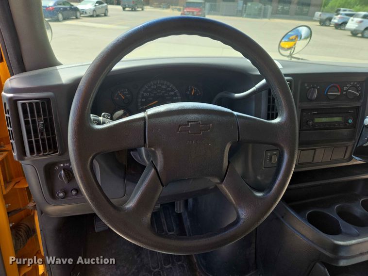 image for item ER1648 2004 Chevrolet Express school bus