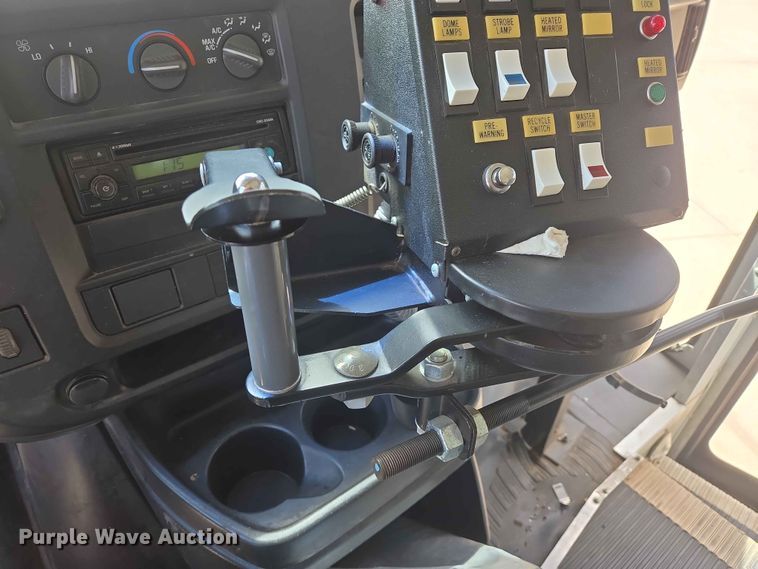 image for item ER1648 2004 Chevrolet Express school bus