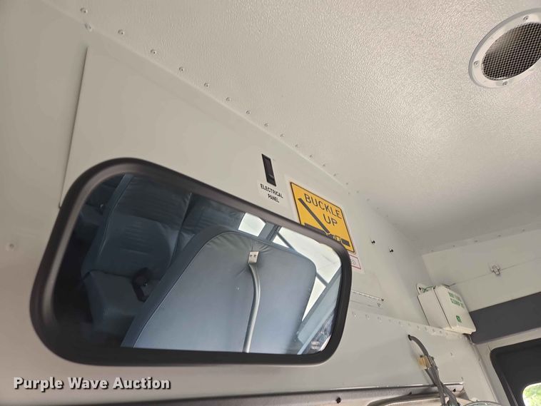 image for item ER1648 2004 Chevrolet Express school bus