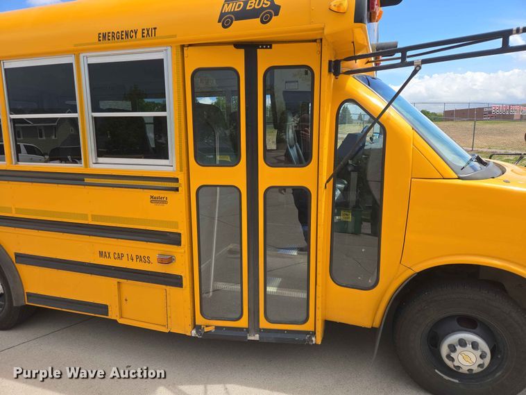 image for item ER1648 2004 Chevrolet Express school bus