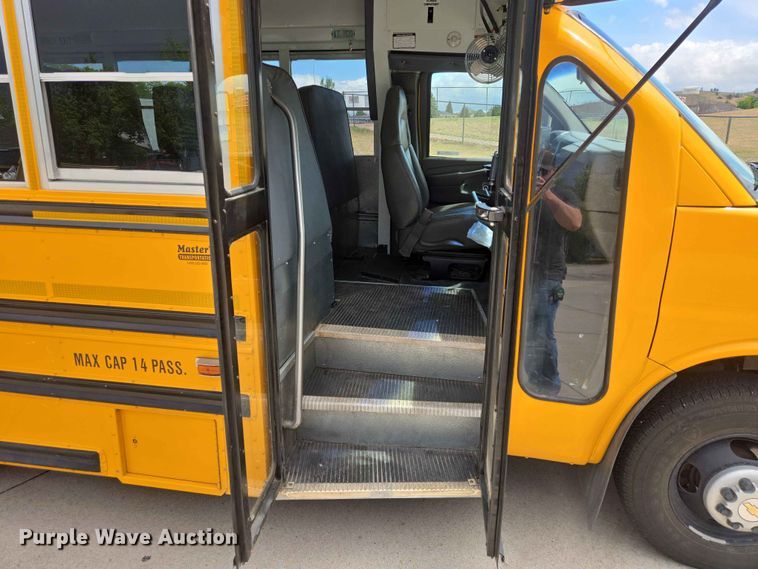 image for item ER1648 2004 Chevrolet Express school bus