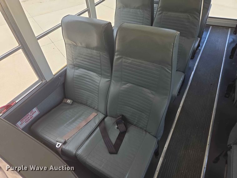 image for item ER1648 2004 Chevrolet Express school bus