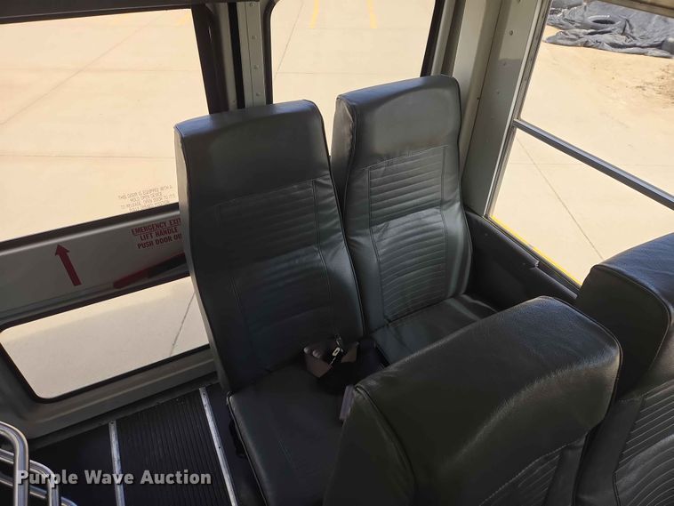 image for item ER1648 2004 Chevrolet Express school bus