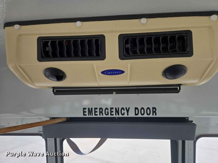 image for item ER1648 2004 Chevrolet Express school bus
