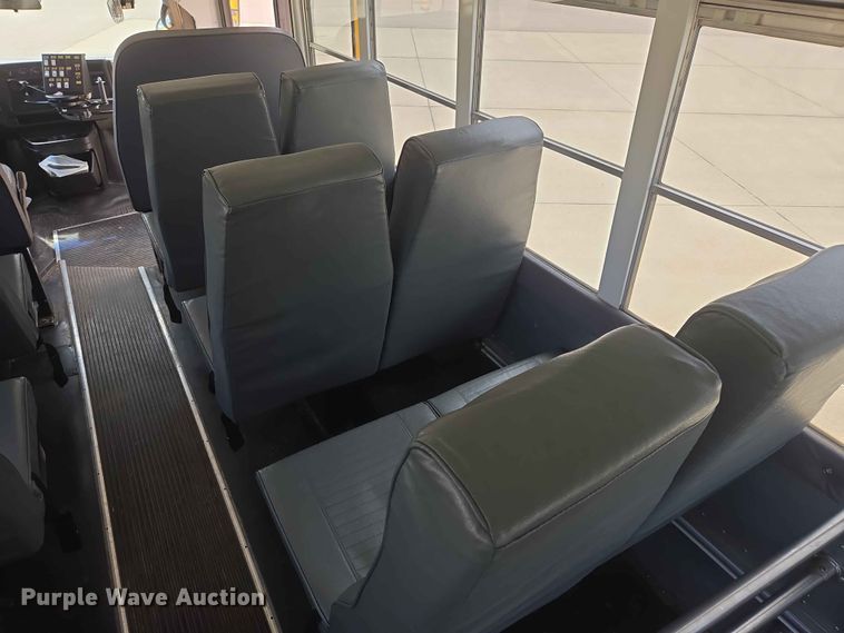 image for item ER1648 2004 Chevrolet Express school bus