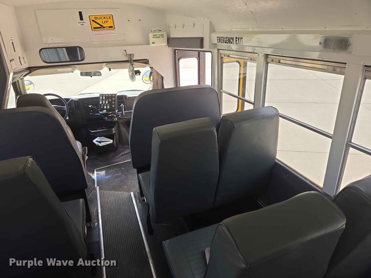 image for item ER1648 2004 Chevrolet Express school bus