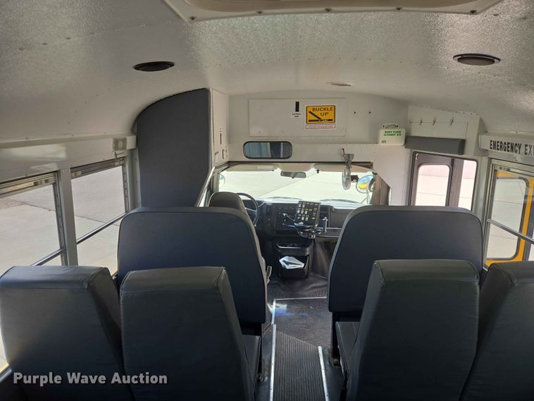 image for item ER1648 2004 Chevrolet Express school bus