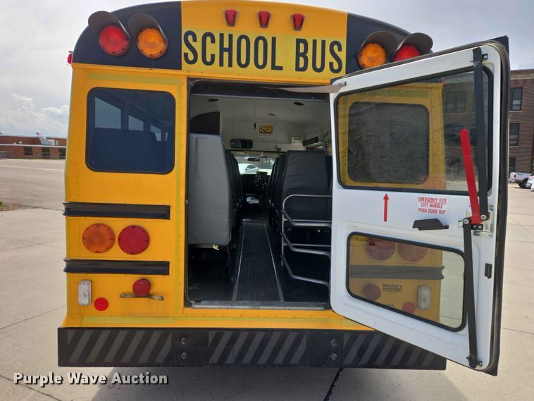image for item ER1648 2004 Chevrolet Express school bus