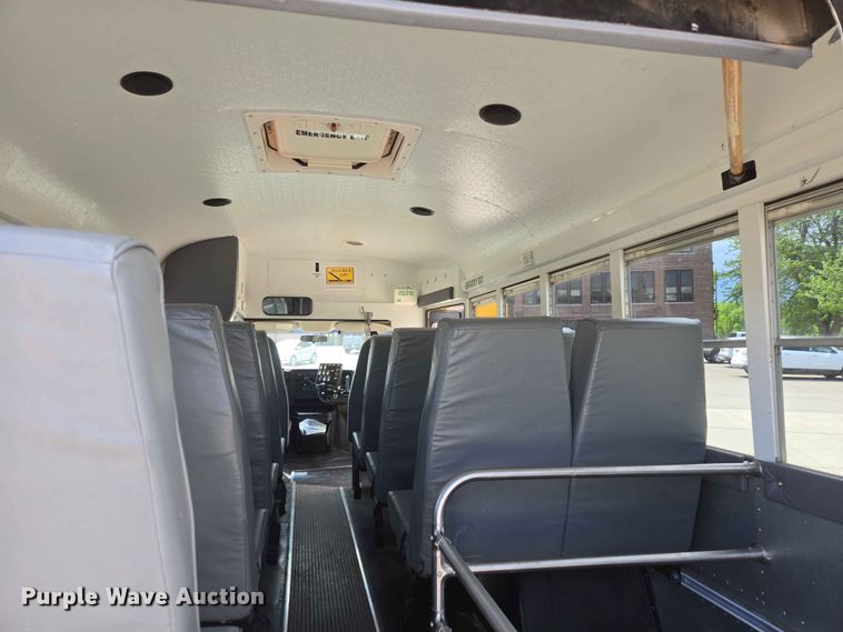 image for item ER1648 2004 Chevrolet Express school bus