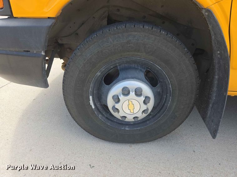 image for item ER1648 2004 Chevrolet Express school bus