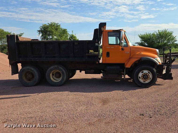 image for item ER1653 2006 International 7400 dump truck