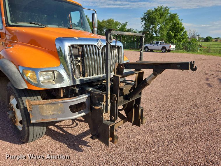 image for item ER1653 2006 International 7400 dump truck