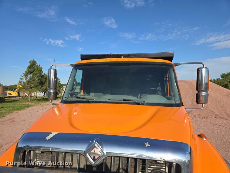 image for item ER1653 2006 International 7400 dump truck