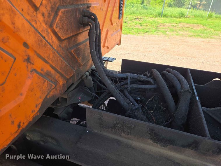 image for item ER1653 2006 International 7400 dump truck