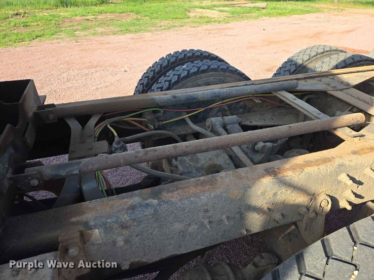 image for item ER1653 2006 International 7400 dump truck