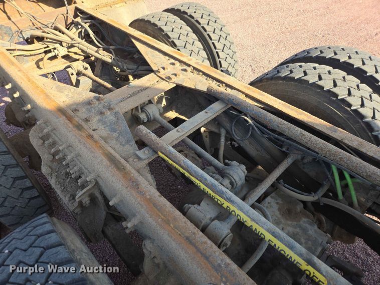 image for item ER1653 2006 International 7400 dump truck
