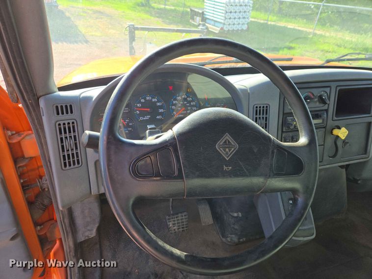image for item ER1653 2006 International 7400 dump truck