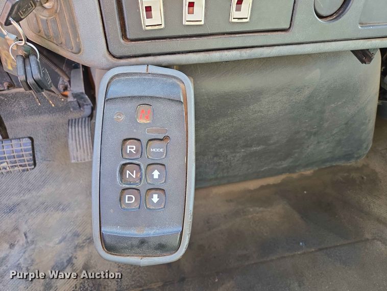 image for item ER1653 2006 International 7400 dump truck