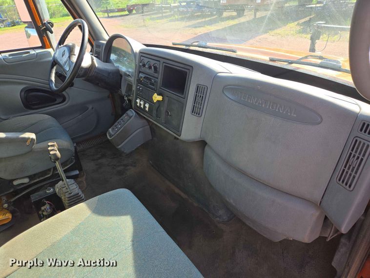 image for item ER1653 2006 International 7400 dump truck