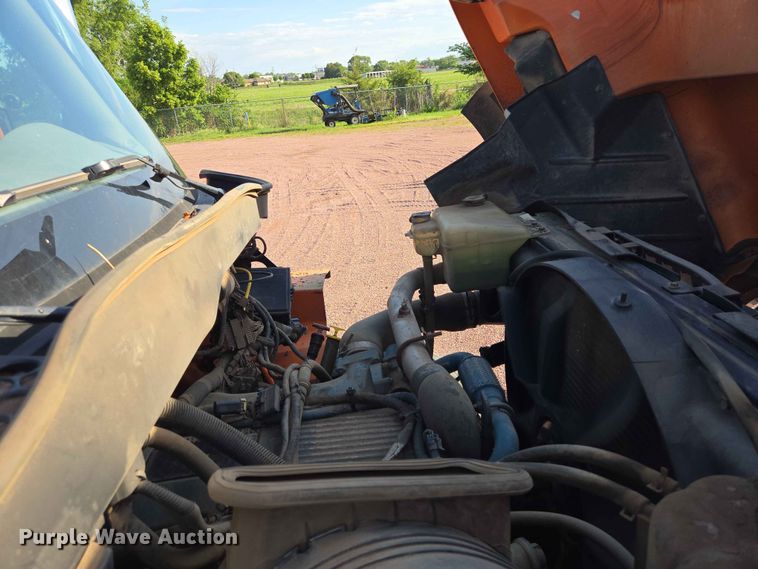 image for item ER1653 2006 International 7400 dump truck