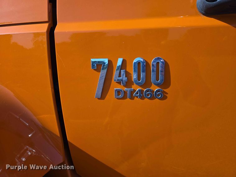 image for item ER1653 2006 International 7400 dump truck