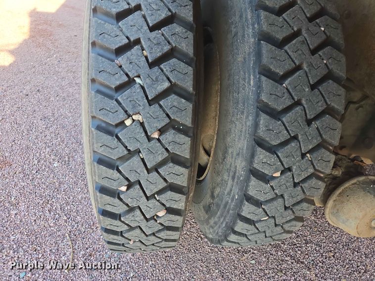 image for item ER1653 2006 International 7400 dump truck