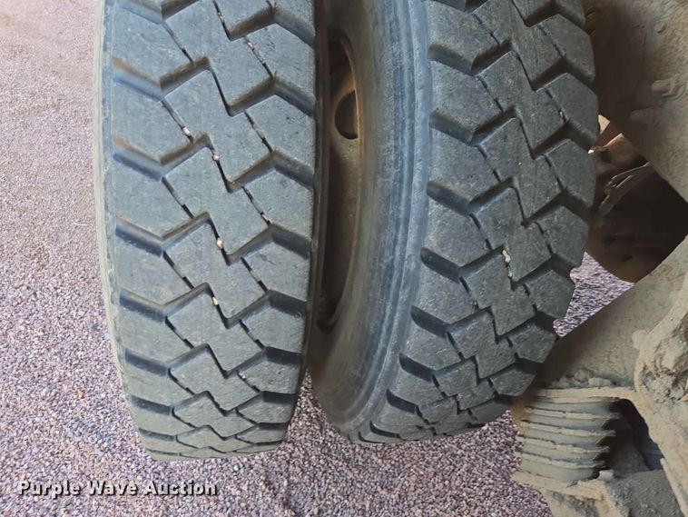 image for item ER1653 2006 International 7400 dump truck