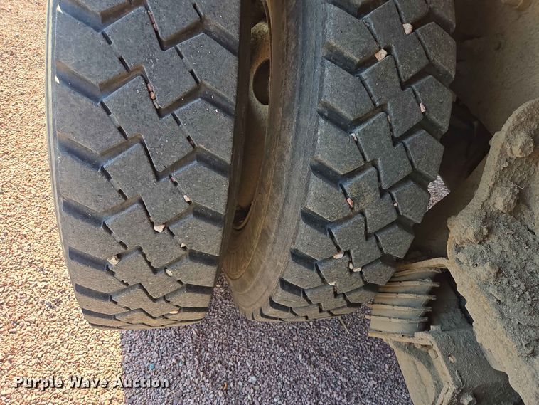 image for item ER1653 2006 International 7400 dump truck