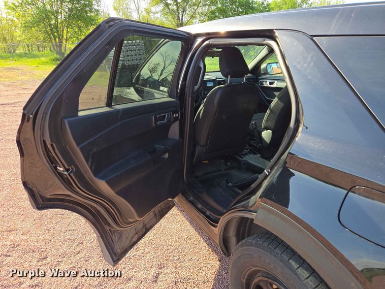 image for item ER1654 2021 Ford Explorer Police Interceptor SUV