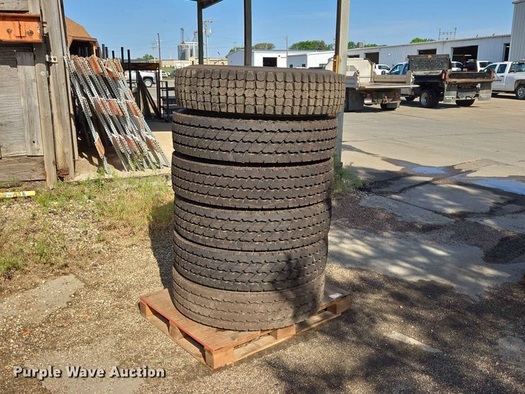 image for item ER1657 (6) 12R22.5 tires