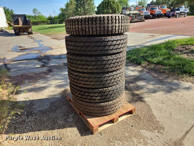 image for item ER1657 (6) 12R22.5 tires