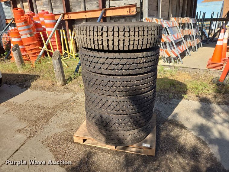 image for item ER1657 (6) 12R22.5 tires