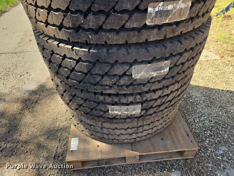 image for item ER1657 (6) 12R22.5 tires