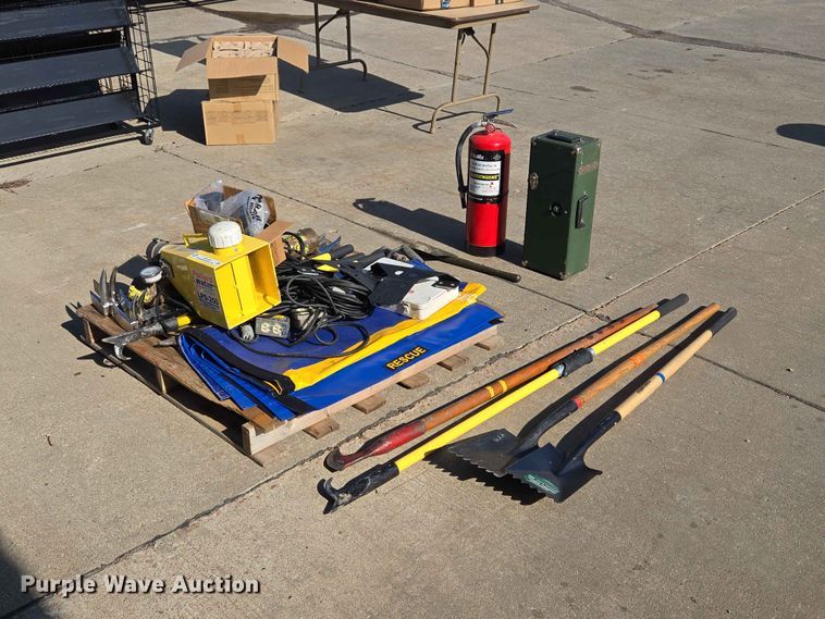 image for item ER1659 Fire fighting tools