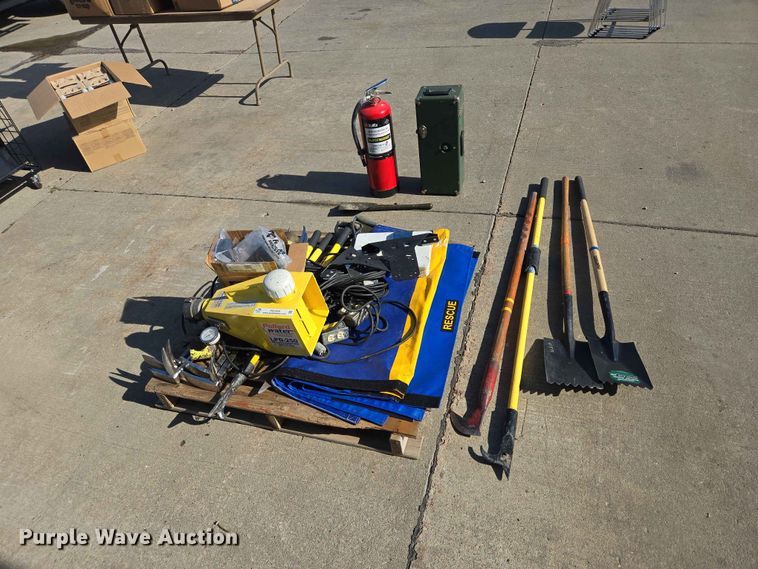 image for item ER1659 Fire fighting tools