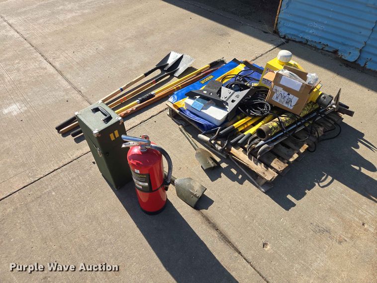 image for item ER1659 Fire fighting tools